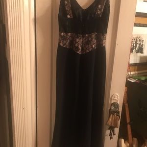 Women’s Gown. Size 12